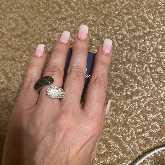 Swarovski crystal louise black and white ring in size 55 Women